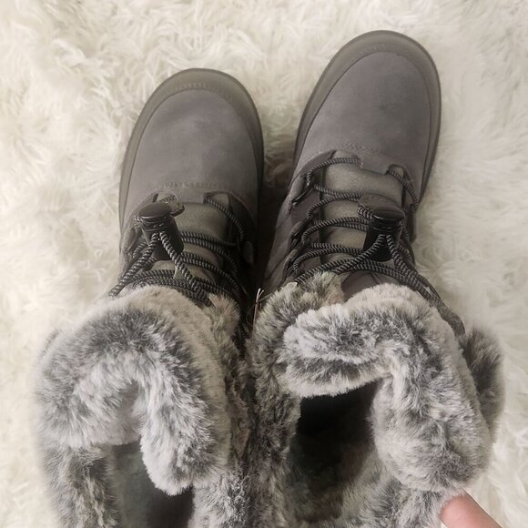 NWT All in Motion Girls Gray Faux Fur Lined Winter Boots Size 1 - Picture 2 of 6